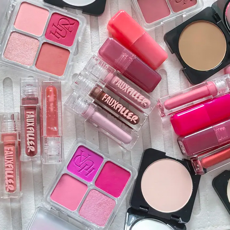 Huda Beauty Makeup Mini Kit - Горячая новинка: палетка румян 4-х цветов