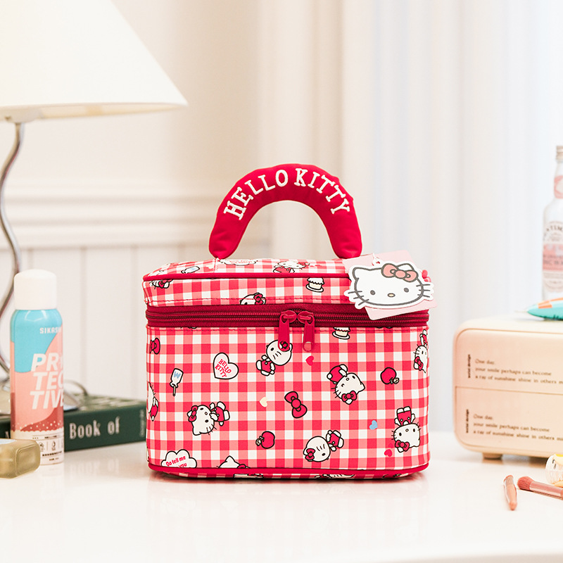 Милая косметичка с мультяшным  – обзор и цена Beauty Makeup Box Set