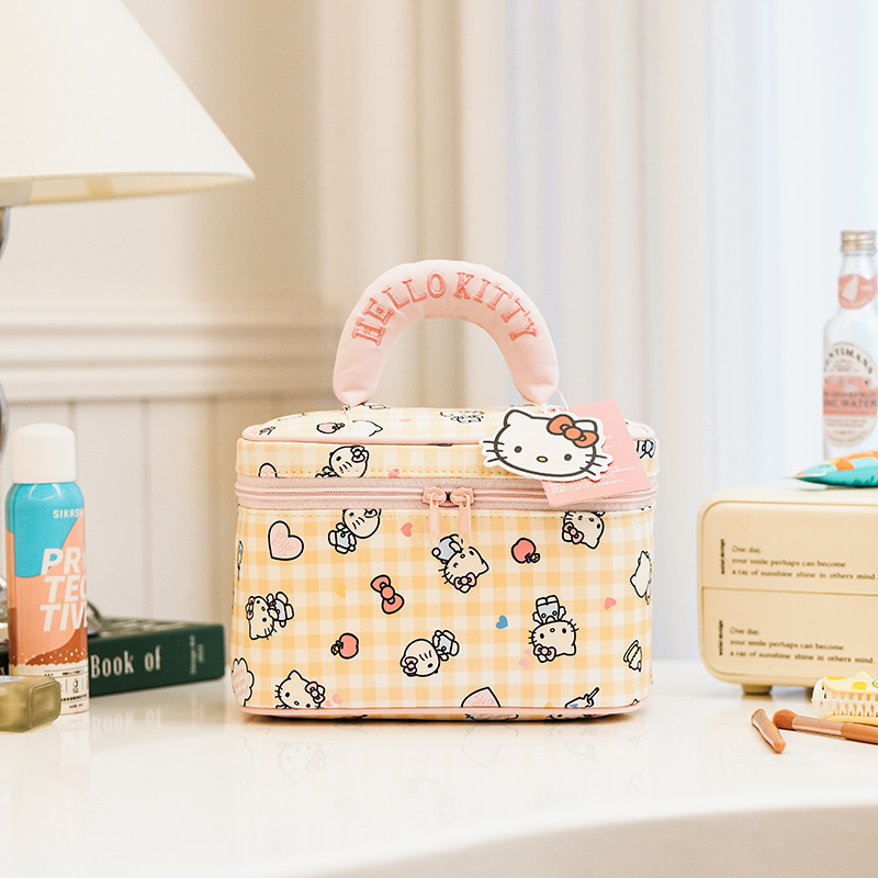 Милая косметичка с мультяшным  – обзор и цена Beauty Makeup Box Set
